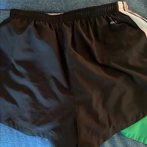 Lot of three Nike running shorts - Picture 3 of 14